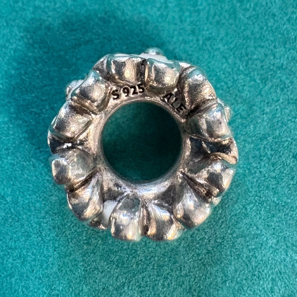 Retired Pandora Darling Daisies Spacer Charm with White Enamel Sterling Silver - Picture 4 of 4